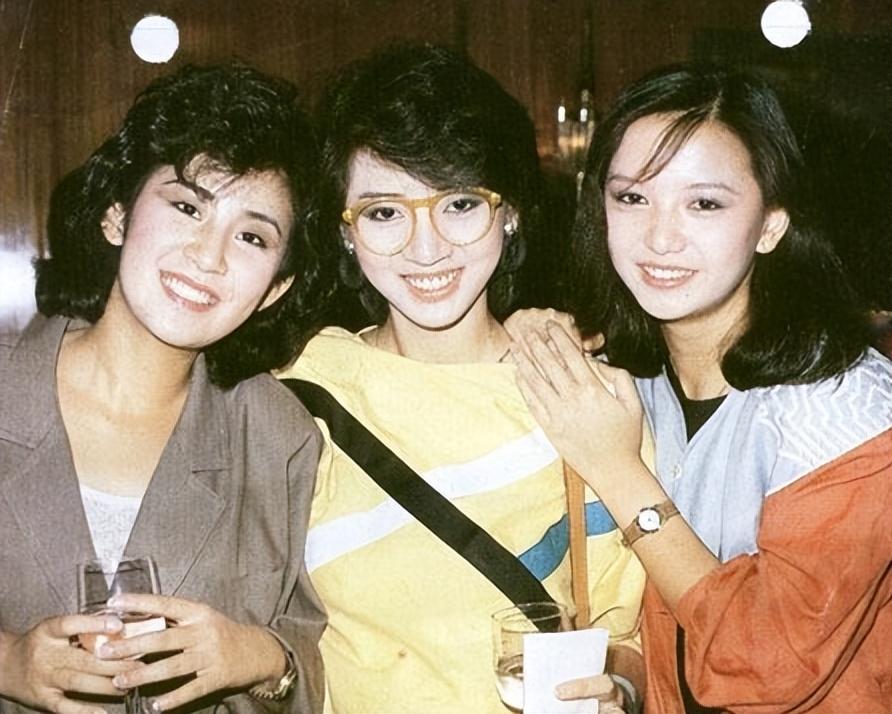 徐峥|不领证,分房睡,吃喝拉撒全AA,这样的婚姻,他们图的啥?