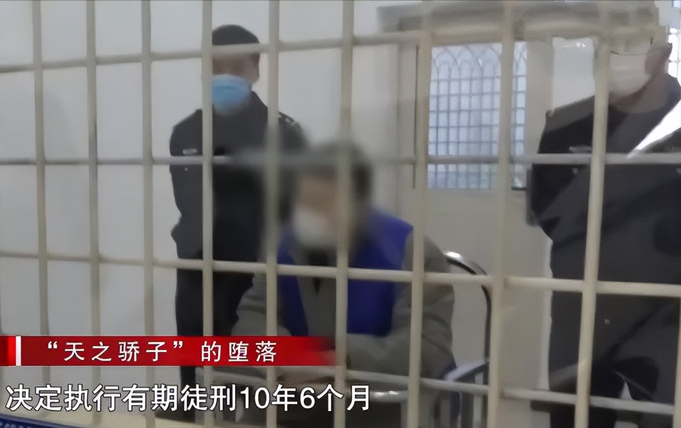 2020年女子去银行取钱,柜员却立刻报警,警方调查后发现不简单
