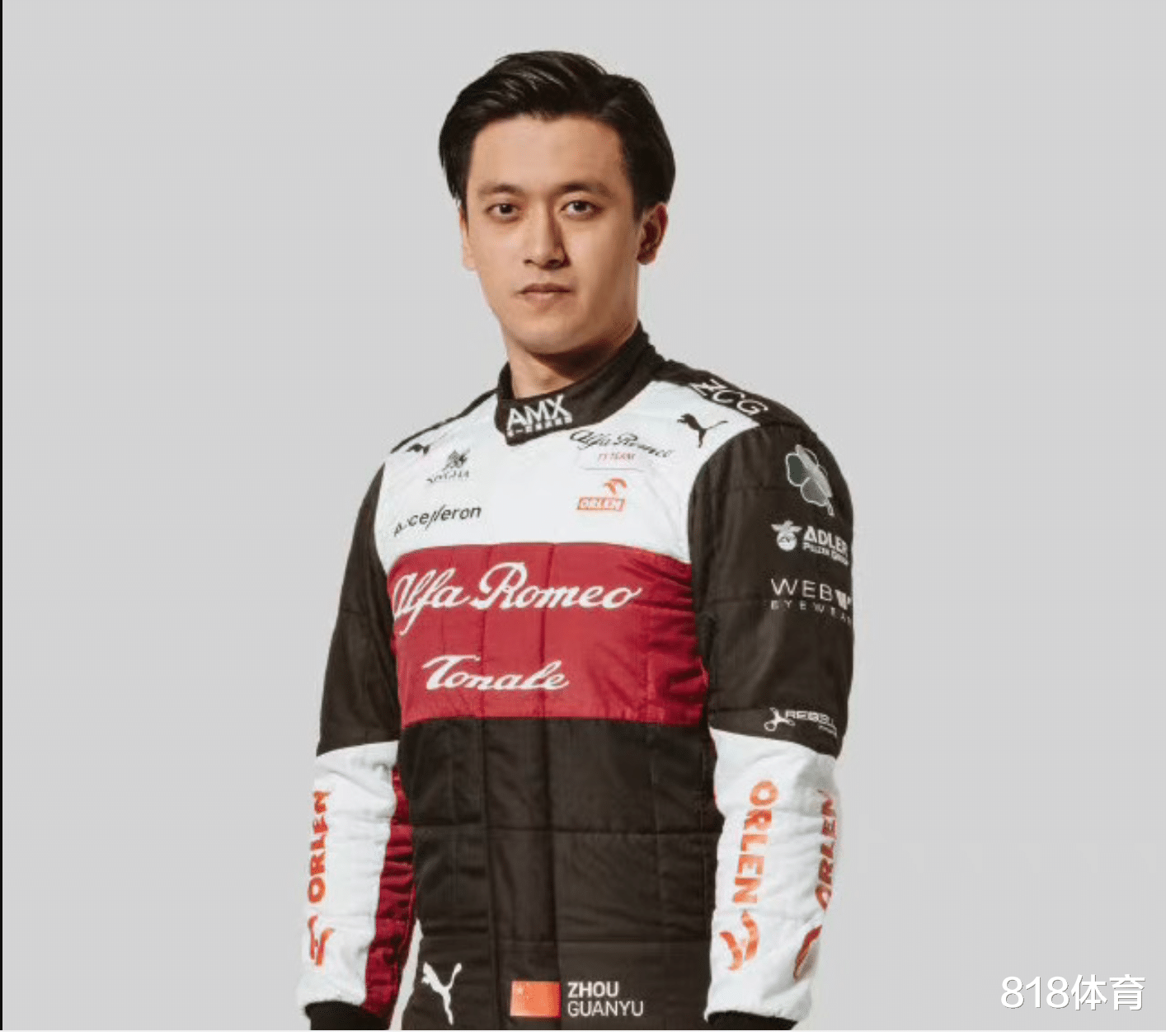 周冠宇|排面! 周冠宇F1首秀斩获第1分, 整个车队夹道欢迎, 经理向他深鞠一躬
