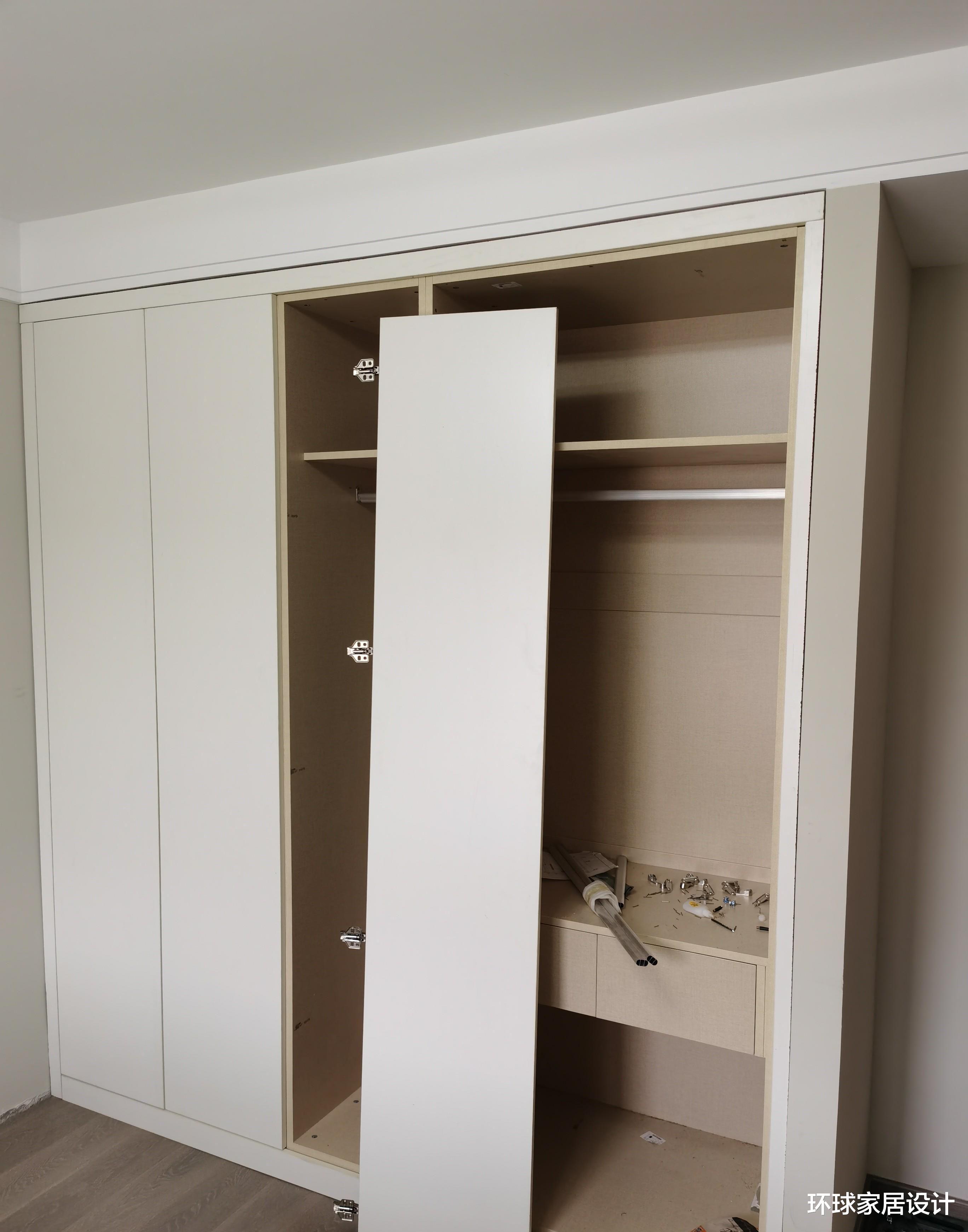 一门到顶的衣柜虽好,但有3个方面的7点要注意,否则难看也难用!