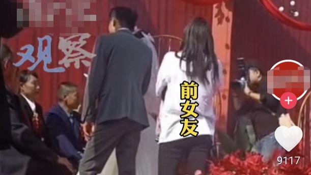 河南这姐们真牛，前男友结婚手持喇叭骂渣男，网友：干了我想干的事