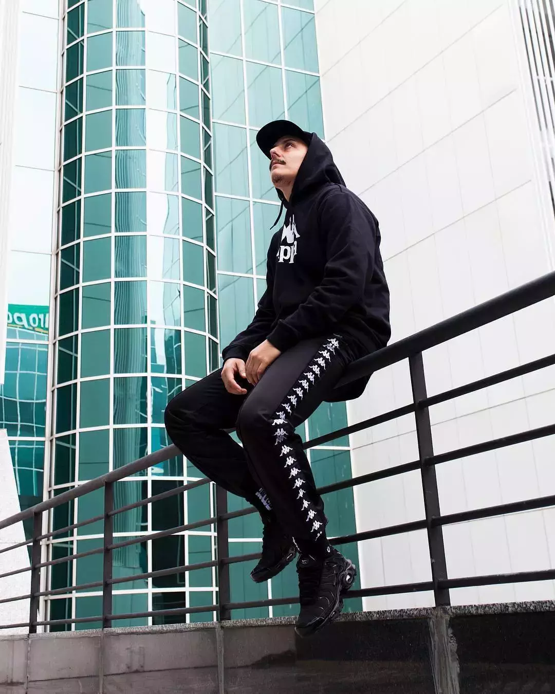 复古热度仍在延续，这个百年品牌正在借势“复活”