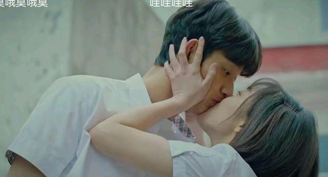 李秉宪|李秉宪,车胜元剧中比惨,新剧《我们的蓝调》首播:海岸村即视感