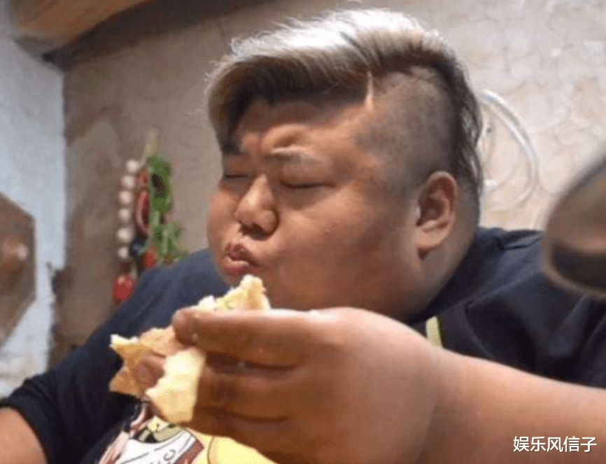 南瓜 胖猴子减肥效果不明显，双腿乌青像穿了秋裤，脸上肥肉未见减少