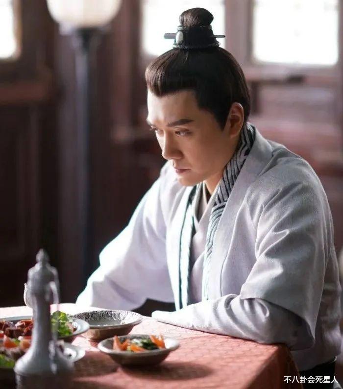 冯绍峰|从冯绍峰身上,我看到了中年男星“放纵”自己的“悲哀”