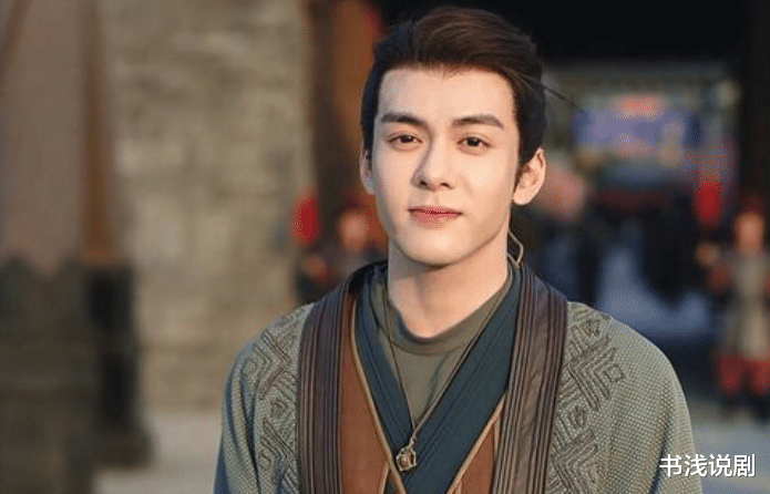 曾舜晞|相差21岁演情侣,网友不骂反夸,李小冉曾舜晞凭啥这么“狂”?