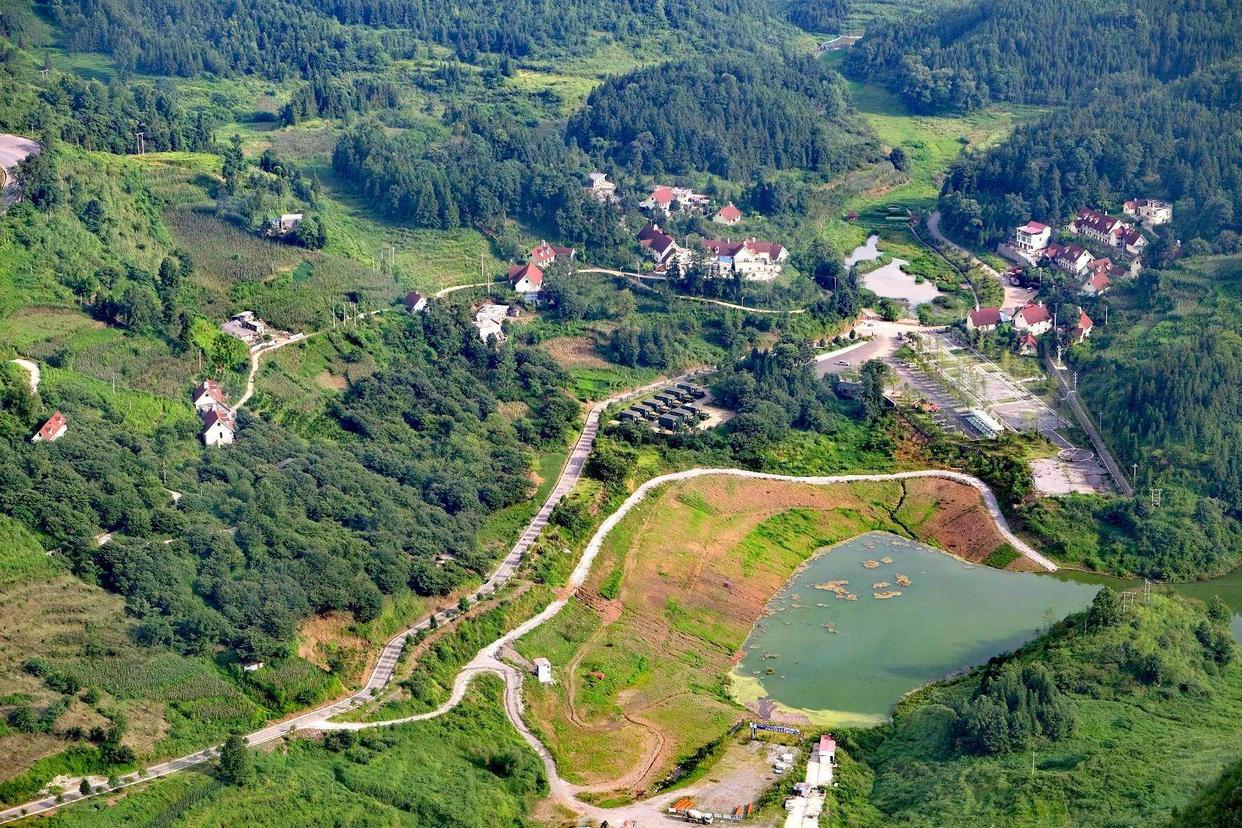 乡村旅游|贵州有个充满异域风情的小镇，花8年时间修建，但是却鲜为人知