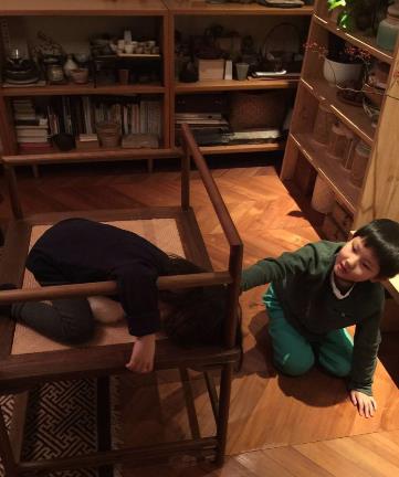 孙楠|带你参观孙楠住的豪宅，如今喜欢养生了，在家喝茶享受生活