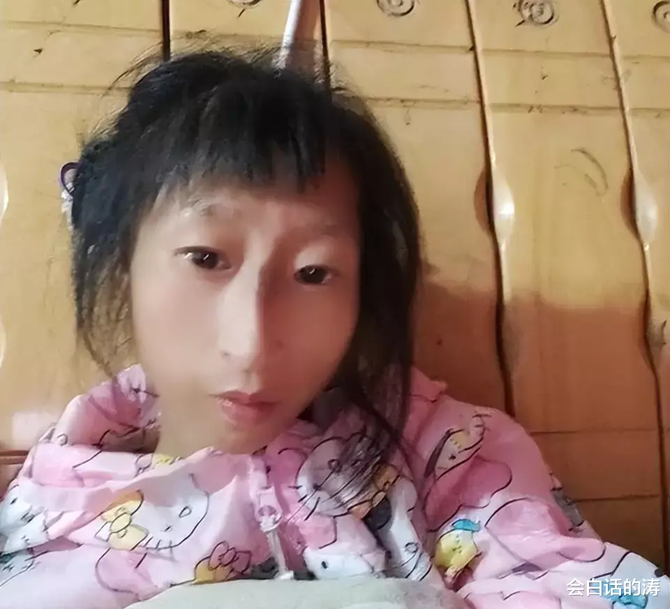 “袖珍女孩”小晓惹众怒,掌掴母亲辱骂父亲,被骂耗子二姑