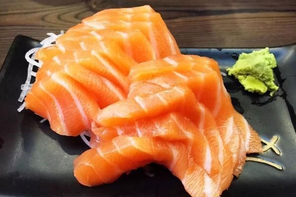 蔬菜|鱼肉是癌细胞的“发物”吗?医生:不想病情恶化,6物建议少吃点