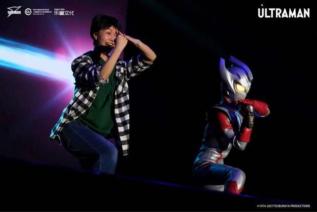 父与子|限时优惠中 | 其实这个世界真的有“光”奥特曼《父与子》带你一起追光