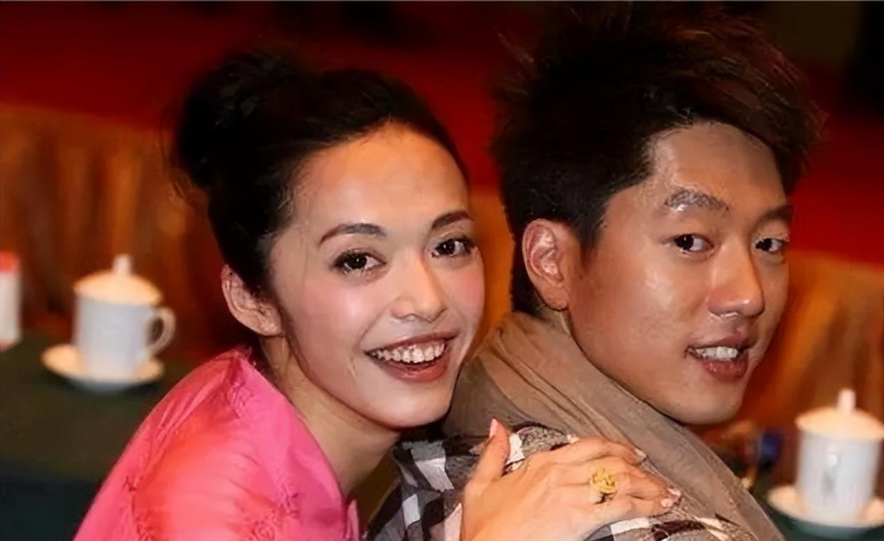 邱淑贞|姚晨和凌潇肃:离婚时双双否认出轨,11年后谁对谁错仍然是谜!