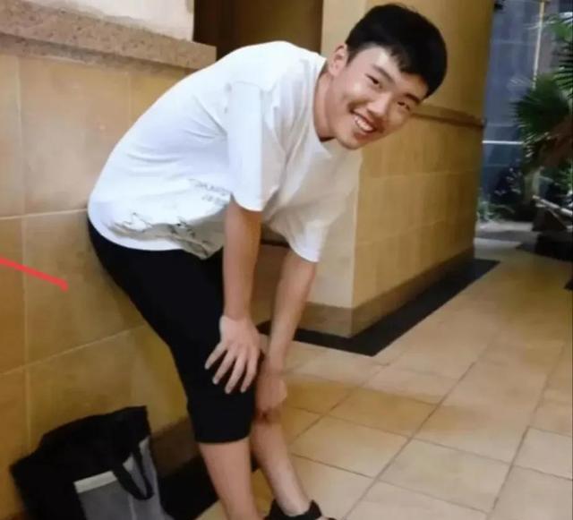 胡鑫宇失踪案律师发文辟谣,他未在校园内遇不测,大家需回归理性