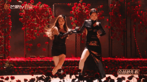 阿娇|阿娇的脸,不是普通的美能概括,郑秀妍的回眸,是惊慌失措的美!