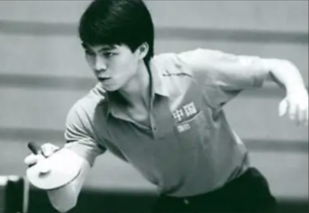 吴玉芳|吴玉芳：25岁嫁“乒乓王子”，生了2个漂亮女儿，年近60美成30岁