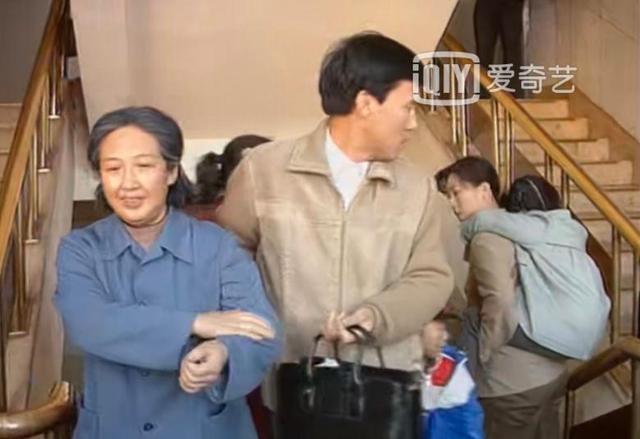 年轮|经典剧《年轮》：王小嵩妈妈的话，道出了小嵩不会娶郝梅的真相