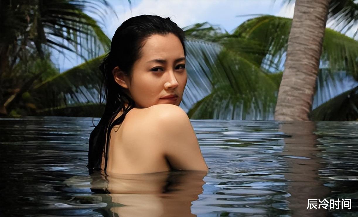 许晴|入行32年，新片被换脸角色遭除名，许晴走到这步，我一点都不意外