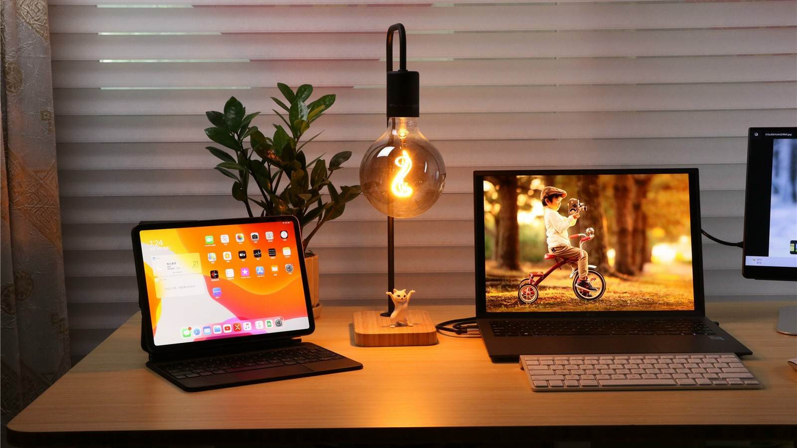 书房灵魂改造：北弧M1双电机升降桌助我达成完美桌搭