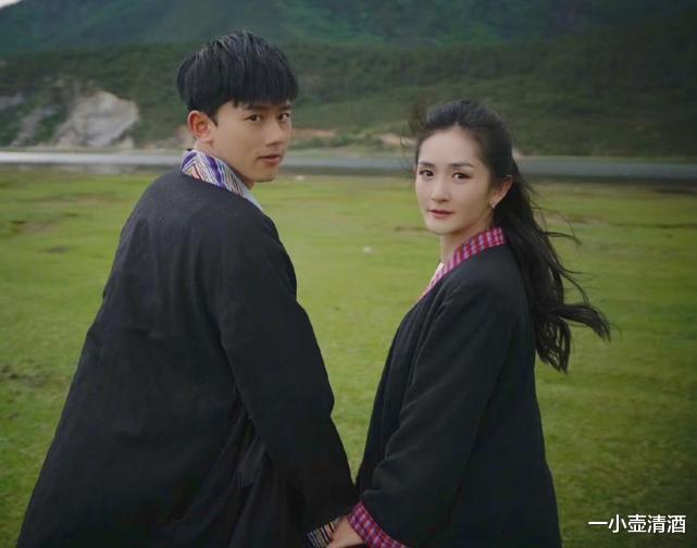 谢娜|谢娜离开快本,携张杰录制东方卫视春晚,谢娜现场开怀大笑,张杰表情很微妙