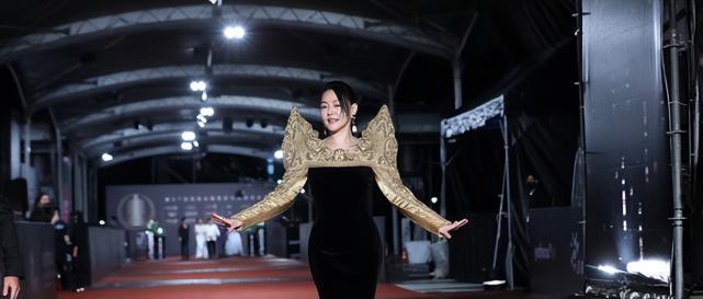 台湾|台娱已死！台湾金钟奖：红毯秀土味横飞 沦为靠日韩老公赚眼球