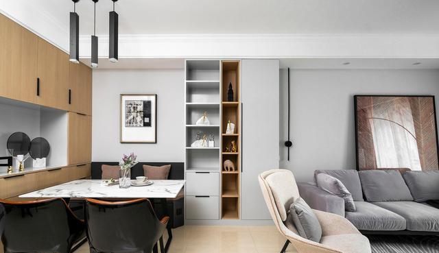 你家餐桌可能摆错了！同样大小的餐厅，横放和竖放视觉上至少差5