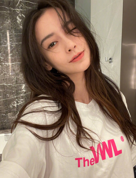 奔跑吧兄弟|跑男前往浙江金华录制节目，Baby白鹿蔡徐坤现身，现场观众人山人海