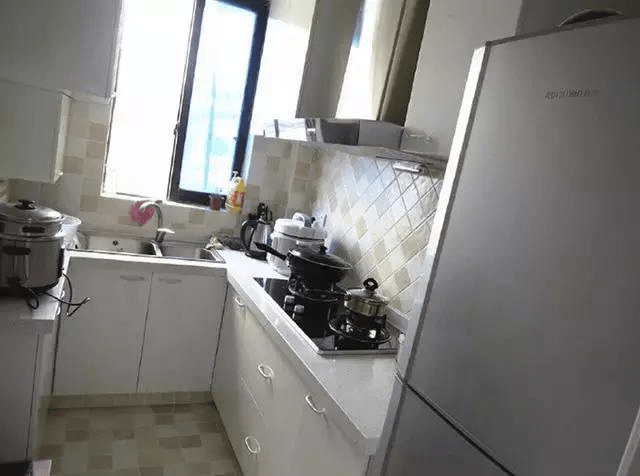 新家入住不久,邻居都嘲笑寒酸,鼓起勇气拿出来让网友来评评理!