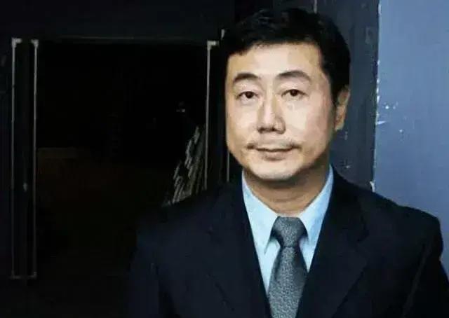 方宏进|方宏进：主持人变阶下囚，被女儿曝光出轨，如今靠直播维持生计