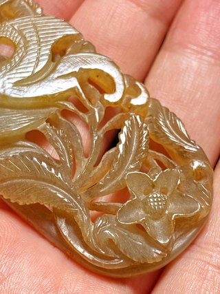 和田玉籽料|明 和田玉籽料 透雕花鸟瓦子 把件挂件