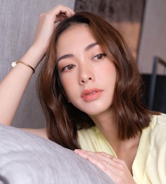 花环夫人|时隔13年，《花环夫人》童帕拉女儿5个月大了，五官完美复制粘贴