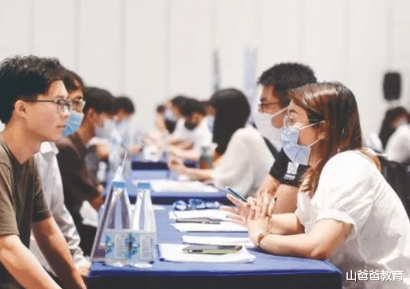 易烊千玺|“懒得再回来”,00后毕业生的请假条火了,老板无奈签字批准了