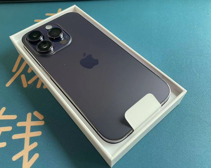 京东首发iPhone14Pro开箱，暗紫色更像石墨色！