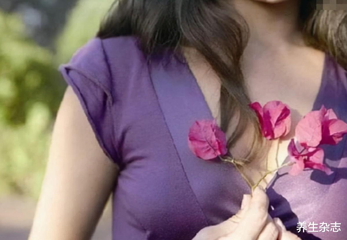 乳腺癌|45岁大姐“拖”出乳腺癌,医生:身体早给出“3个预警”,竟不在意