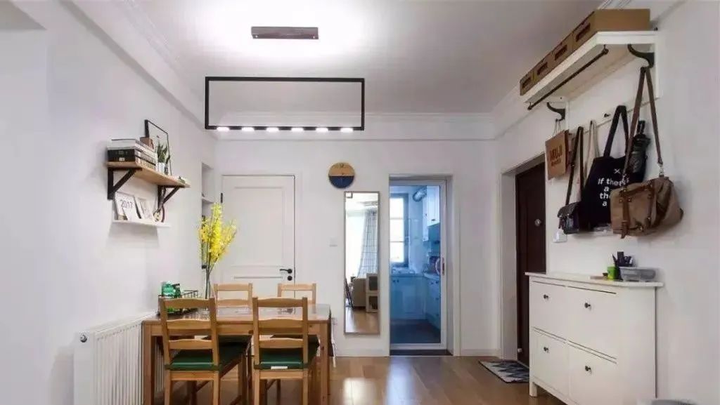 我的96平三室新房,装修花了10万,进门没玄关这么装才实用漂亮!