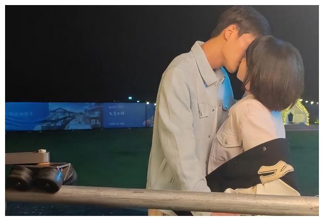 公主抱|怪不得影视剧只敢拍上半身,镜头下移后,是观众不能看的全貌