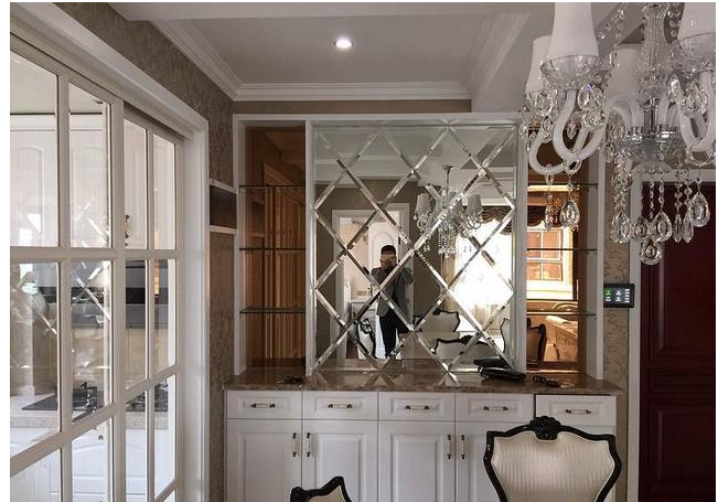 老婆坚持把主卧浴室墙砸了,装修完来朋友感觉尴尬死了!