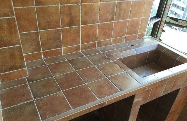 阳台用砖砌了一个洗衣池，只花了500块，大家觉得贵吗？