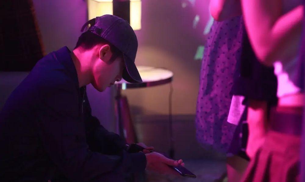 电视剧|没有老戏骨撑腰,不靠演技派,这部悬疑剧,凭什么跌倒后还能逆袭