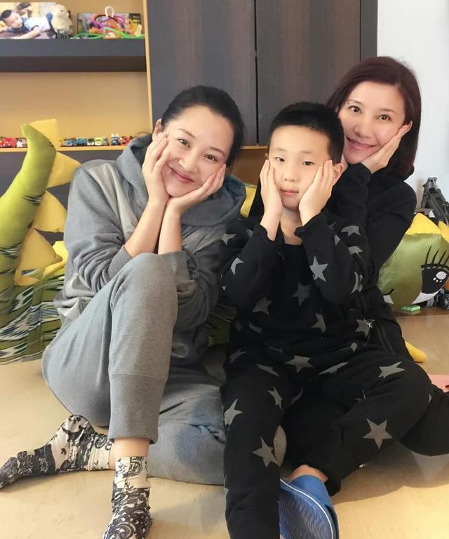 许晴|许晴对林永健老婆说:“来我家玩,带上你可爱的儿子!”