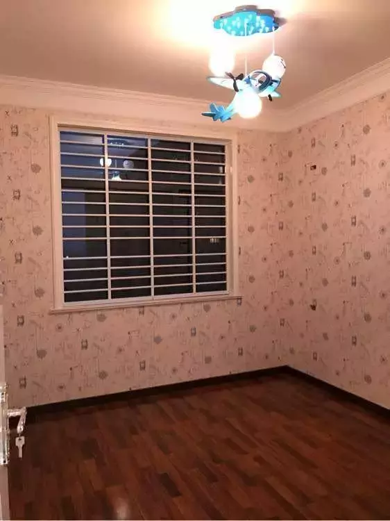 气哭了,我晒新家,没想到遭吐槽,说像灵堂,全屋窗帘是最大败笔