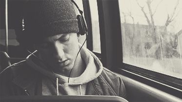 手机壳|警惕!长时间戴耳机会损伤听力!