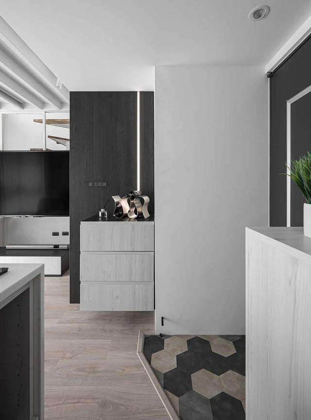 她家33㎡,仅凭一个小院圈粉无数,网友:这样的独居生活真浪漫