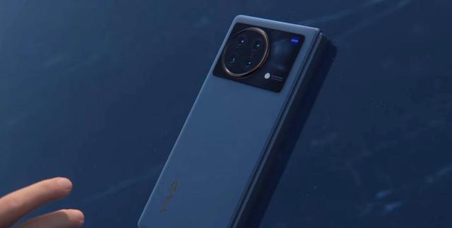 vivo|vivoXFold真机亮相，官方发布视频，看点满满令人期待