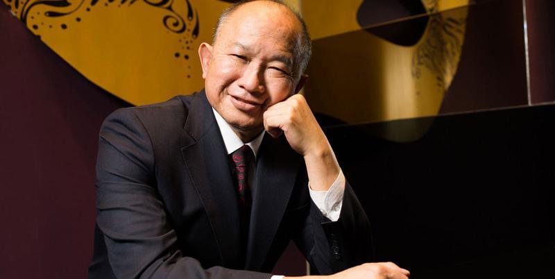 豆豆|国际名导吴宇森：和妻子风雨相伴46年，晚年双双患癌靠卖房自救