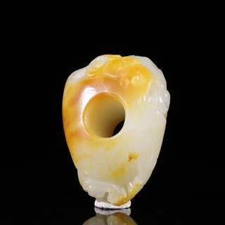 和田玉籽料|旧藏【和田玉籽料 螭龙 挂扣把件】