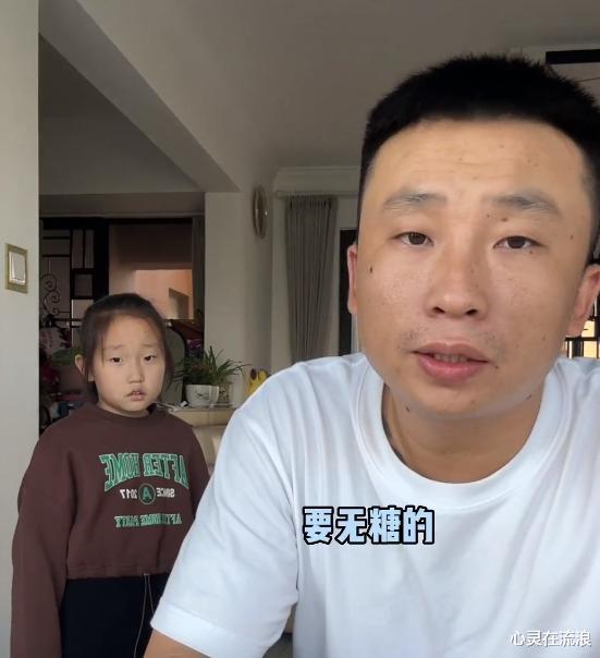 靠女儿圈粉16万,“杨子钰”妈妈卖货当老板,硬凹女强人人设