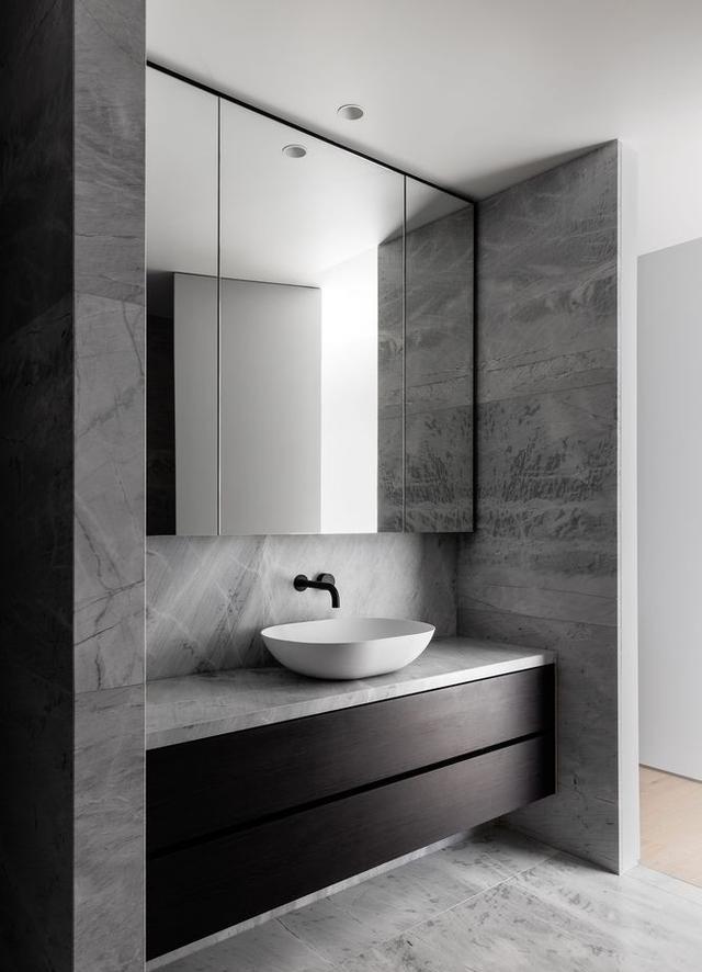 280㎡两层大宅,高级灰+大理石、时尚与简约融合,我梦寐以求的家