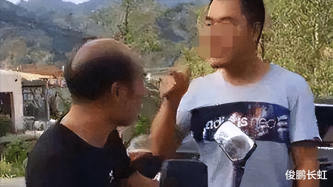 2018年,河南小伙狂扇老师耳光获刑1年半,被打者是“四大暴君”