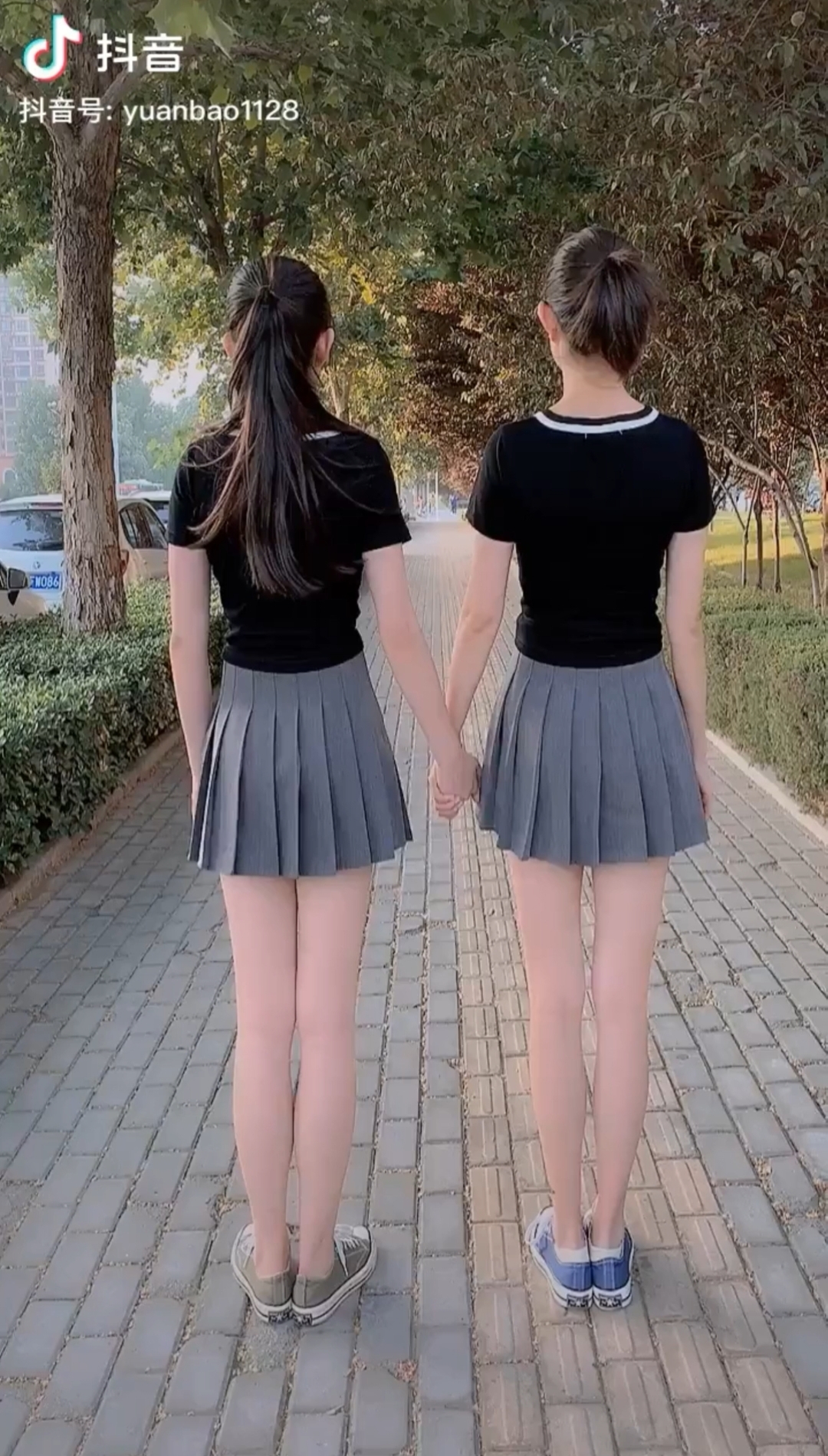 包子 「紫明相学」母女相差26岁，你能从背影分辨出来吗？