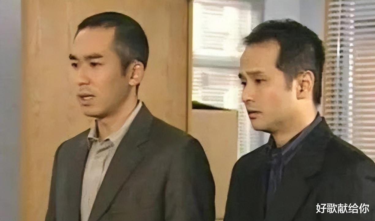 保安|香港过气明星：酷似梁朝伟，无奈当保安，撞脸谢霆锋，转行开公交